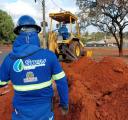 Equipe da Saev Ambiental substitui trecho da rede de água na Chácara das Paineiras, em Votuporanga